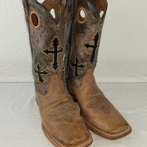 Ariat 8 square toe cowboy boots